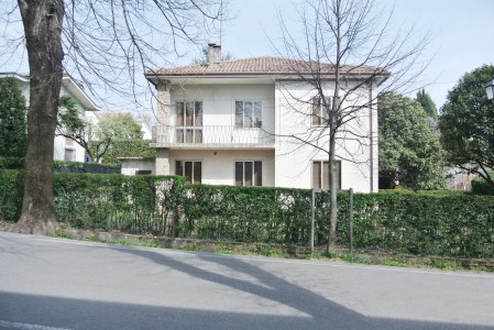 The house before restoration